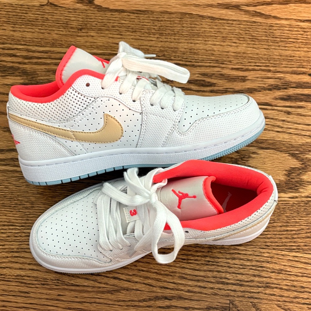 Air Jordan 1 Low se white sesame